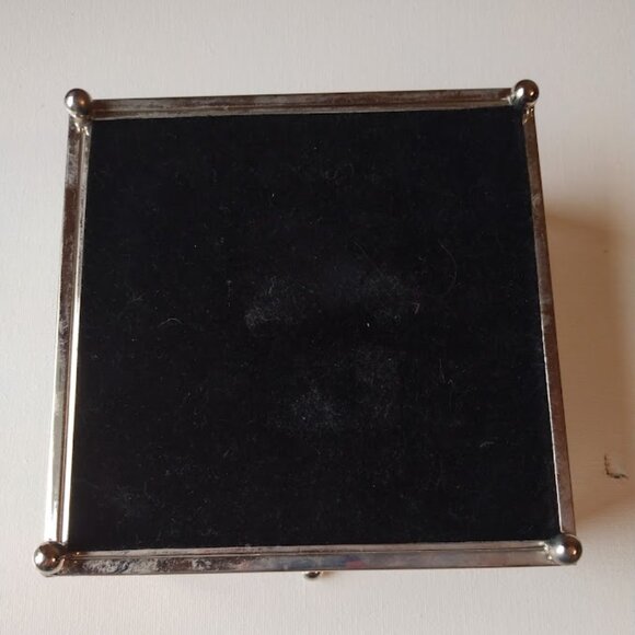 Clear Beveled Glass Jewelry Trinket Box Hinged Lid W/ Chain Hello Gorgeous - Picture 9 of 11